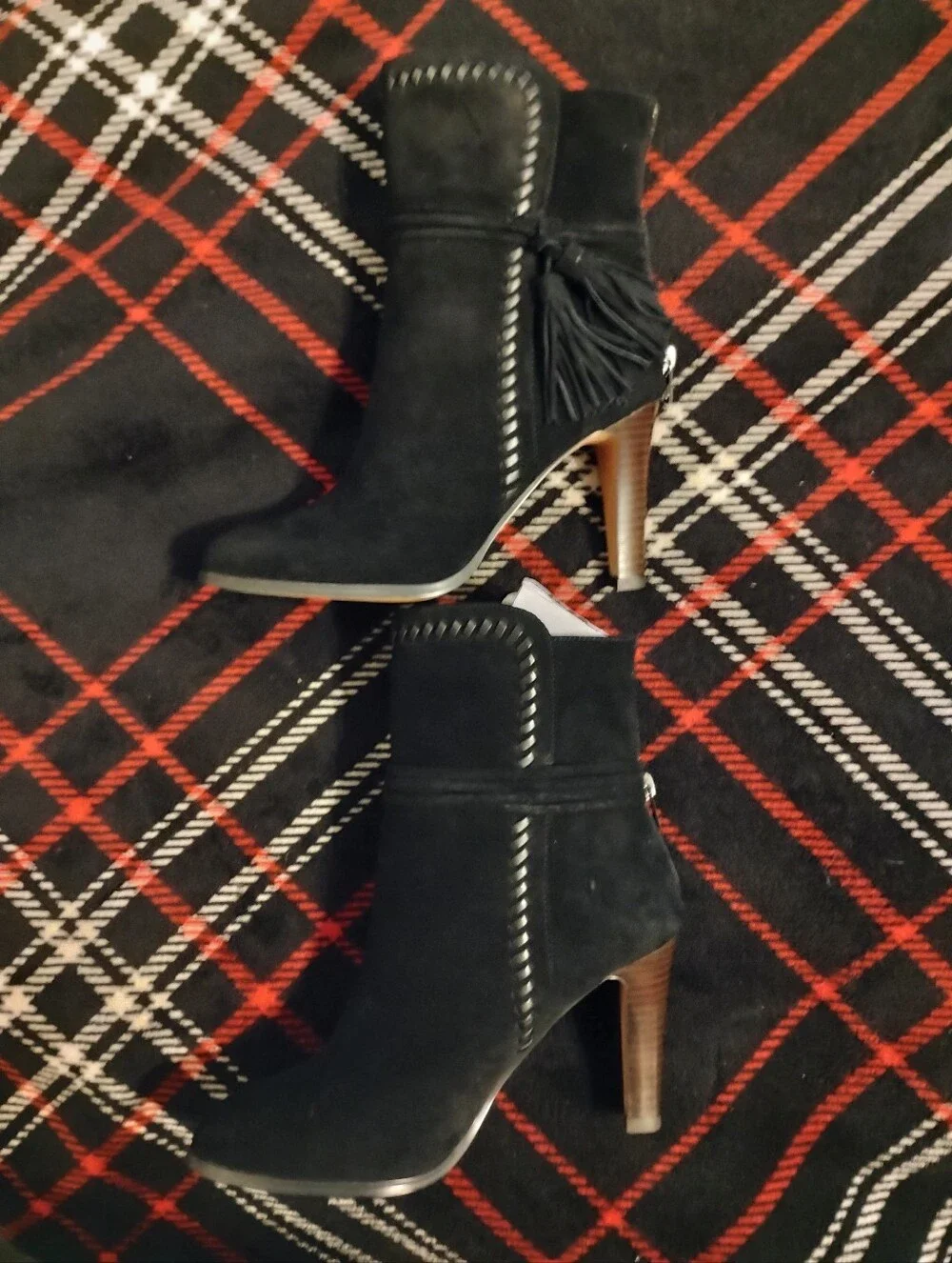 Women's Like New Classy Black Suede Coach Jessie Ankle Boots With Tassel Size 9B
